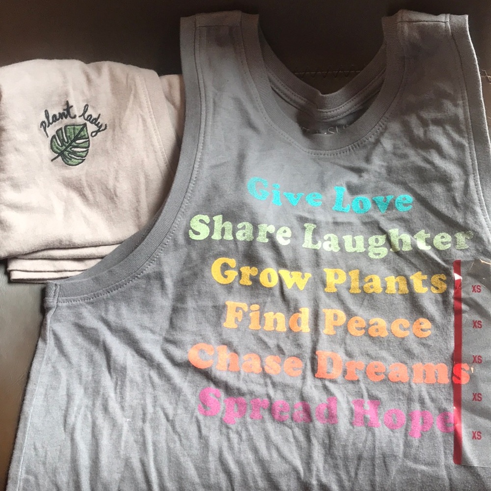 Graphic tank bundle
